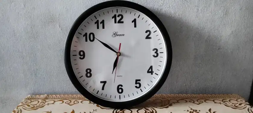 Jam Dinding Normal