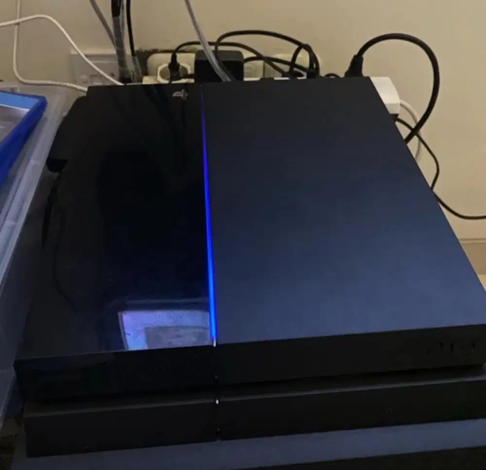 Playstation 4 ori like new
