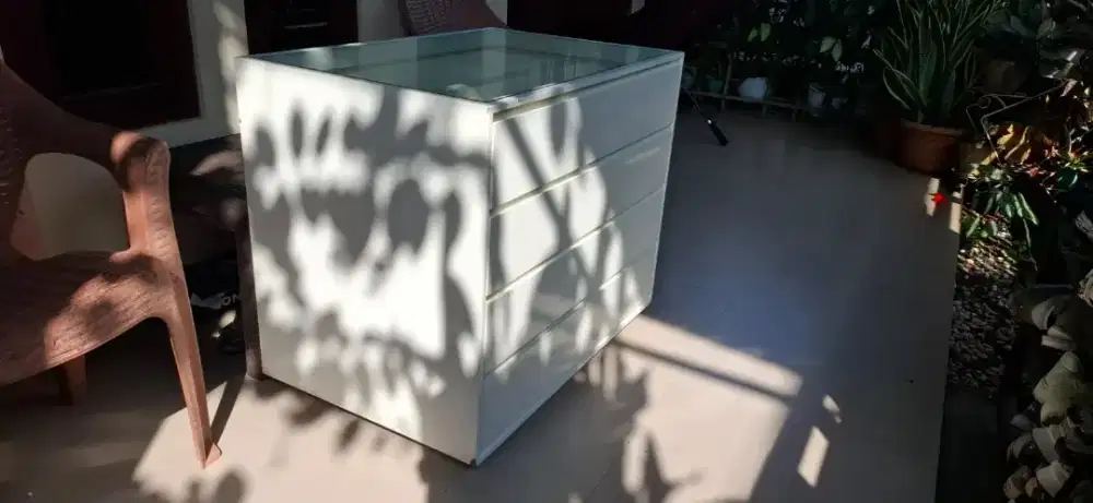 Meja Custom 4 Tingkat