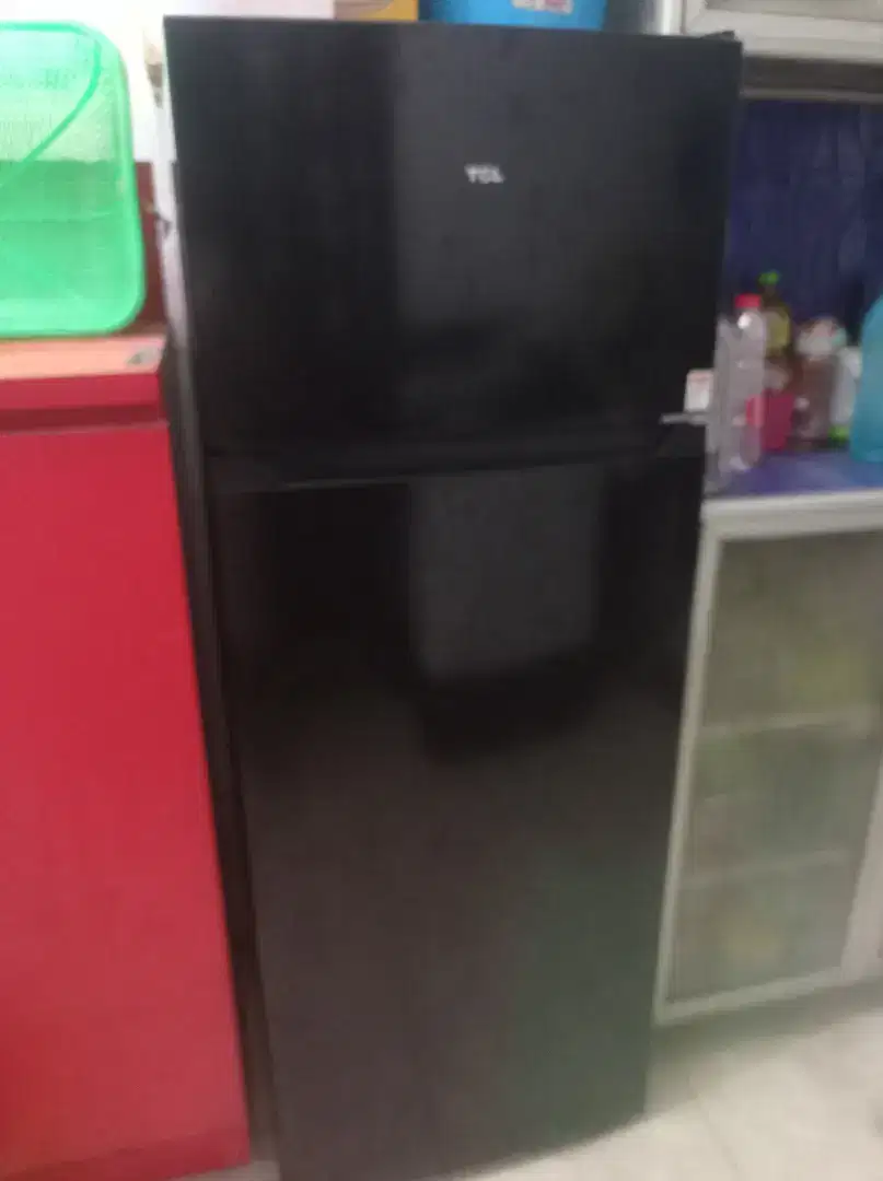 Dijual kulkas mrek TCL & SHARP 2PINTU