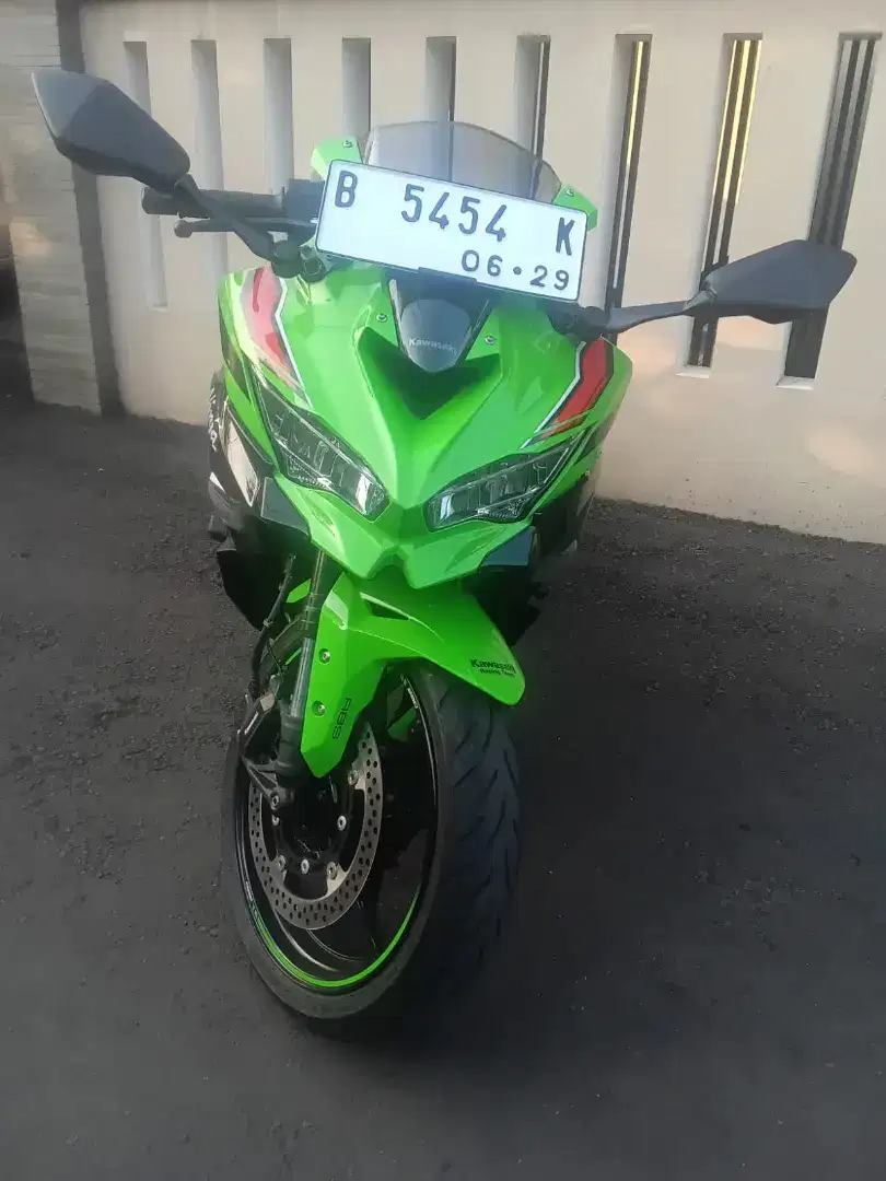 Kawasaki Ninja ZX25RR