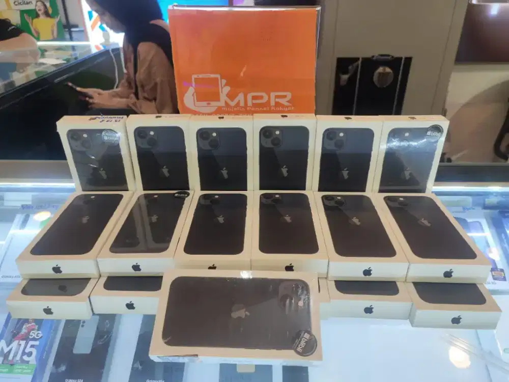 New Iphone 13 128 mid garansi resmi Indonesia