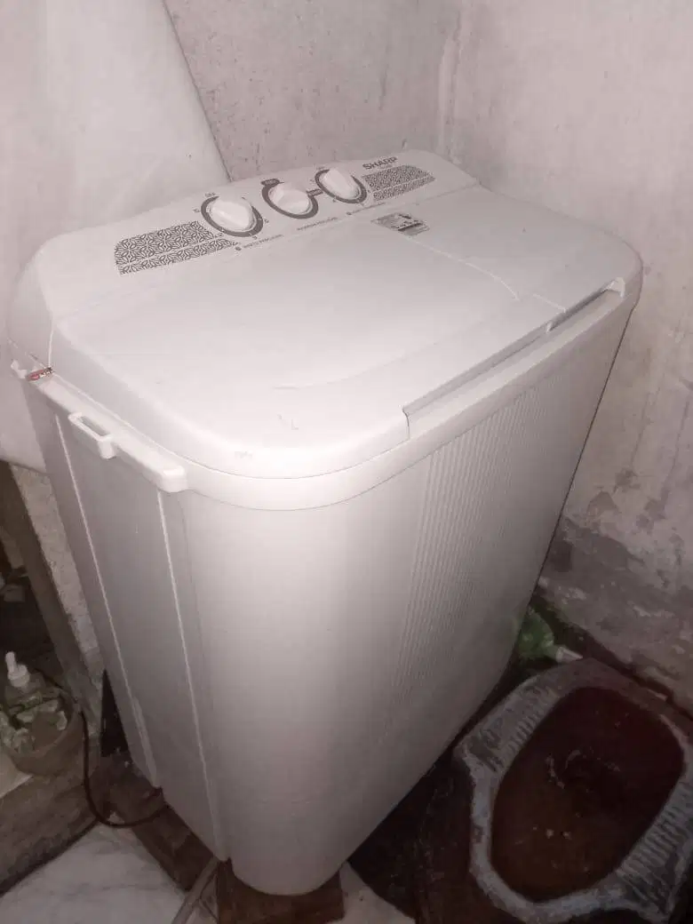 Mesin cuci SHARP 2tabung