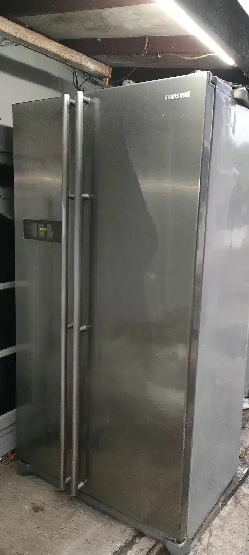 Kulkas Samsung side by side twincooling