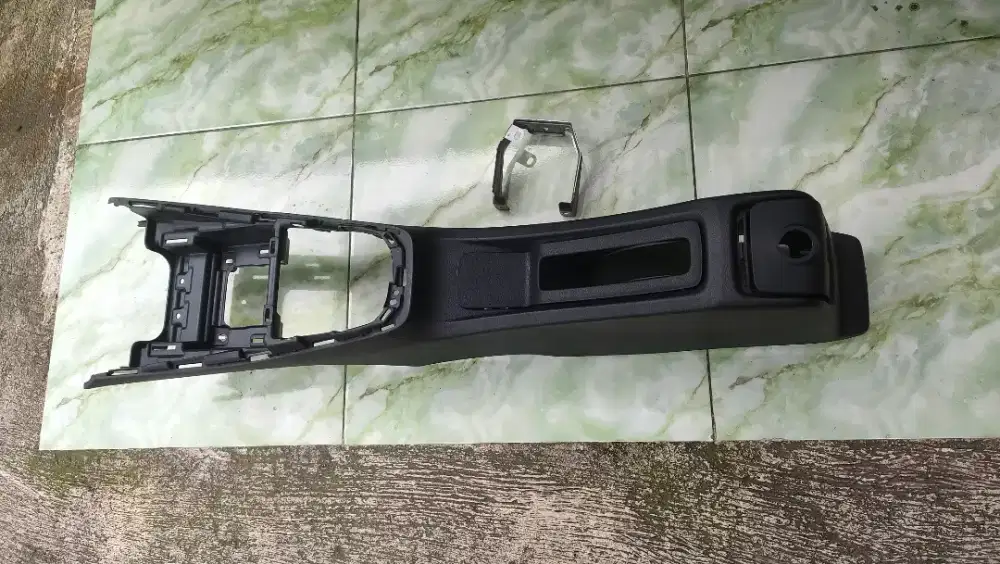 Consol black new ertiga hybrid