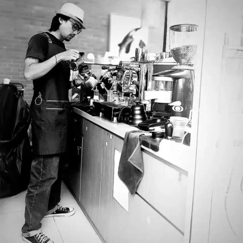 Cari pekerjaan sebagai senior barista, atau manager coffee shop