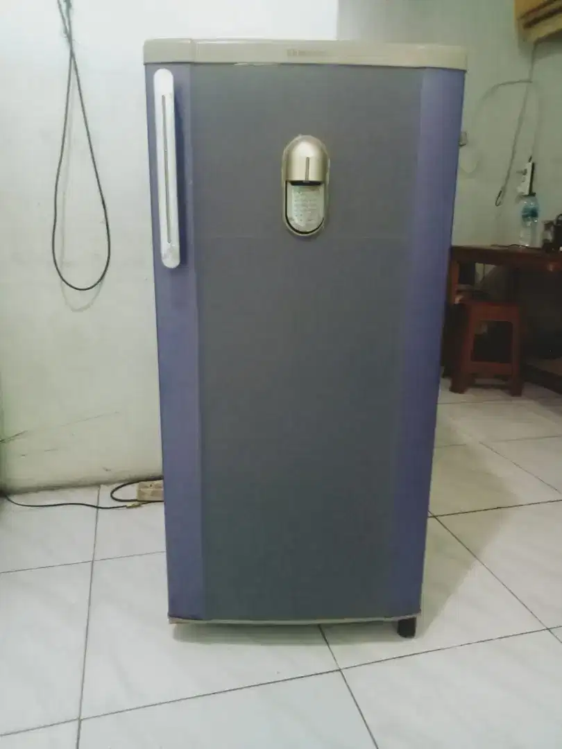 Kulkas sharp 1 pintu