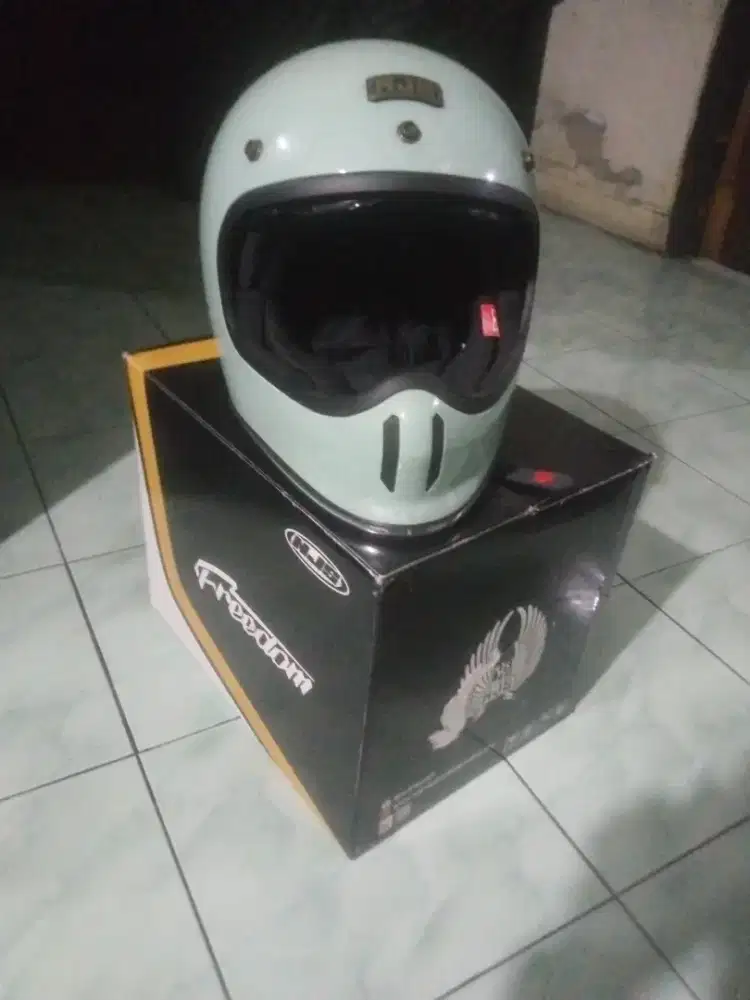 Helm NJS Freedoom