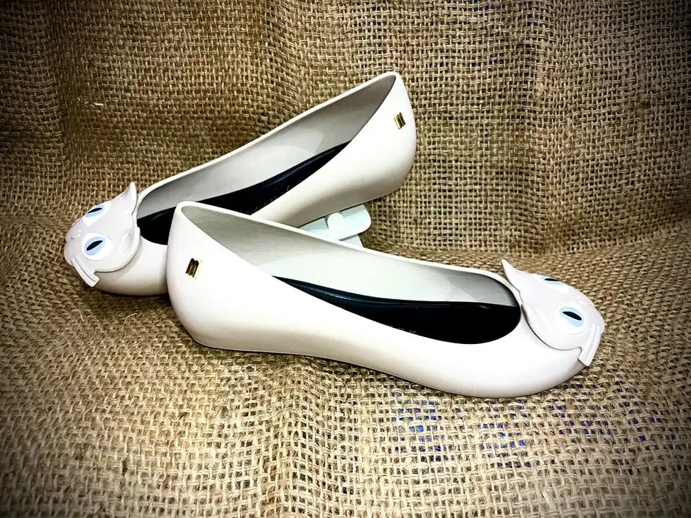 Sepatu Melissa Cat Wanita