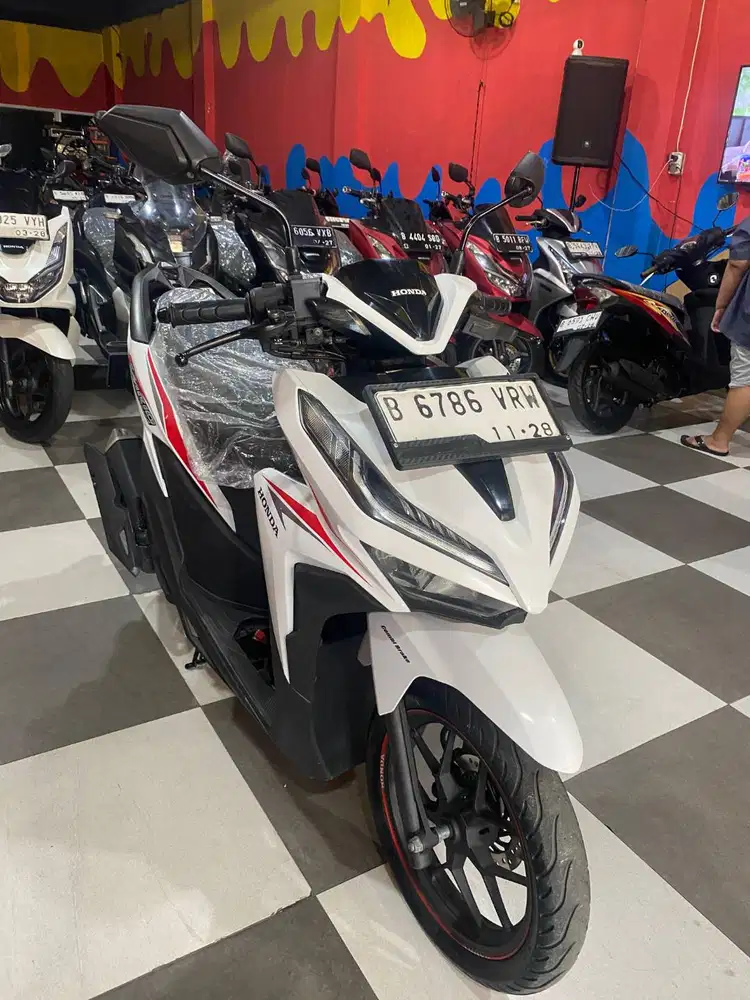 JUAL KREDIT VARIO 125 CBS ISS TAHUN 2018