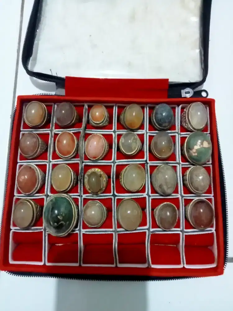 Batu cincin warisan orang tua