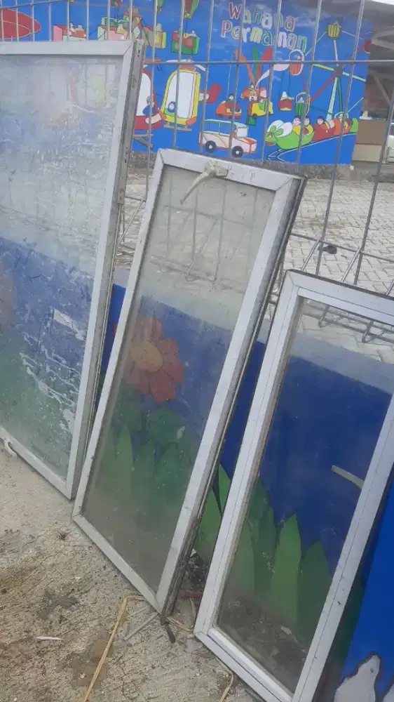 Jendela kaca aluninium