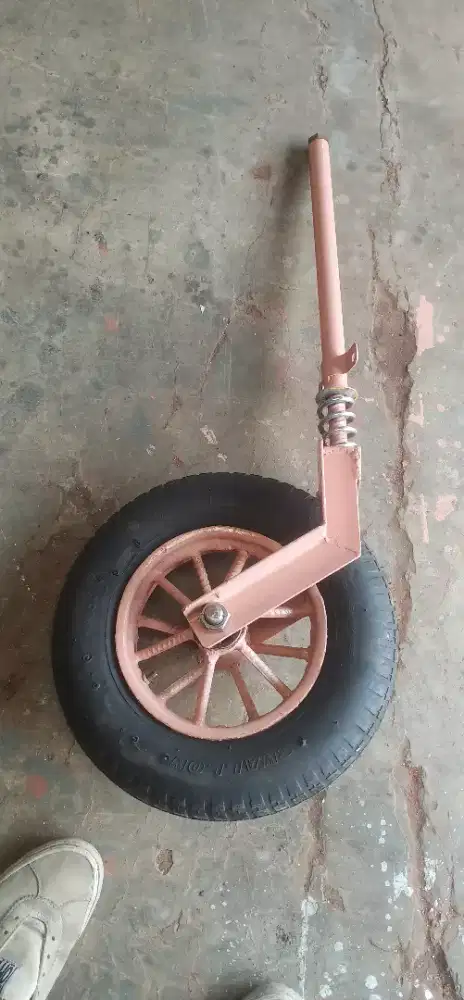 Roda gletrek gerobak