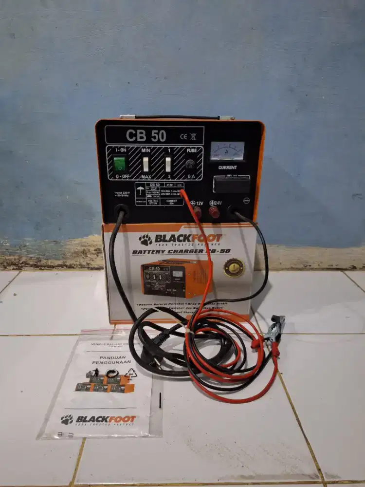 Charger aki blackfoot CB-50