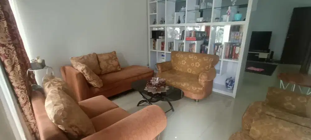 Dijual Cepat Rumah halaman luas bisa muat 5mobil di Cimanggis Depok