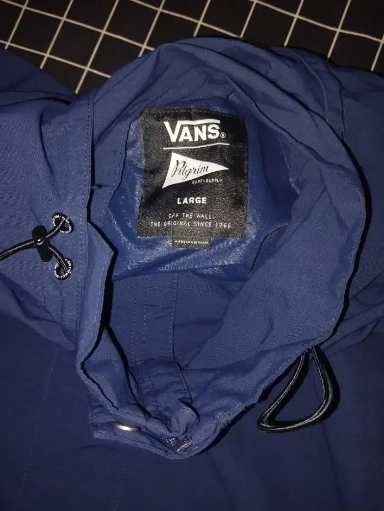 Jaket vans biru
