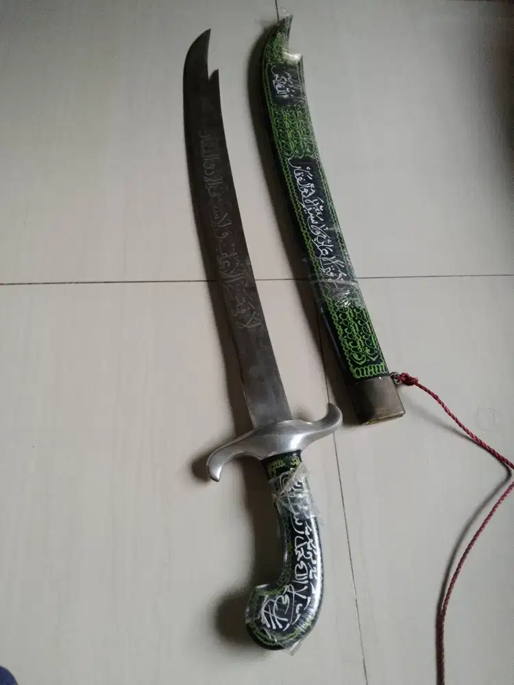 Pedang reflika Zulfikar