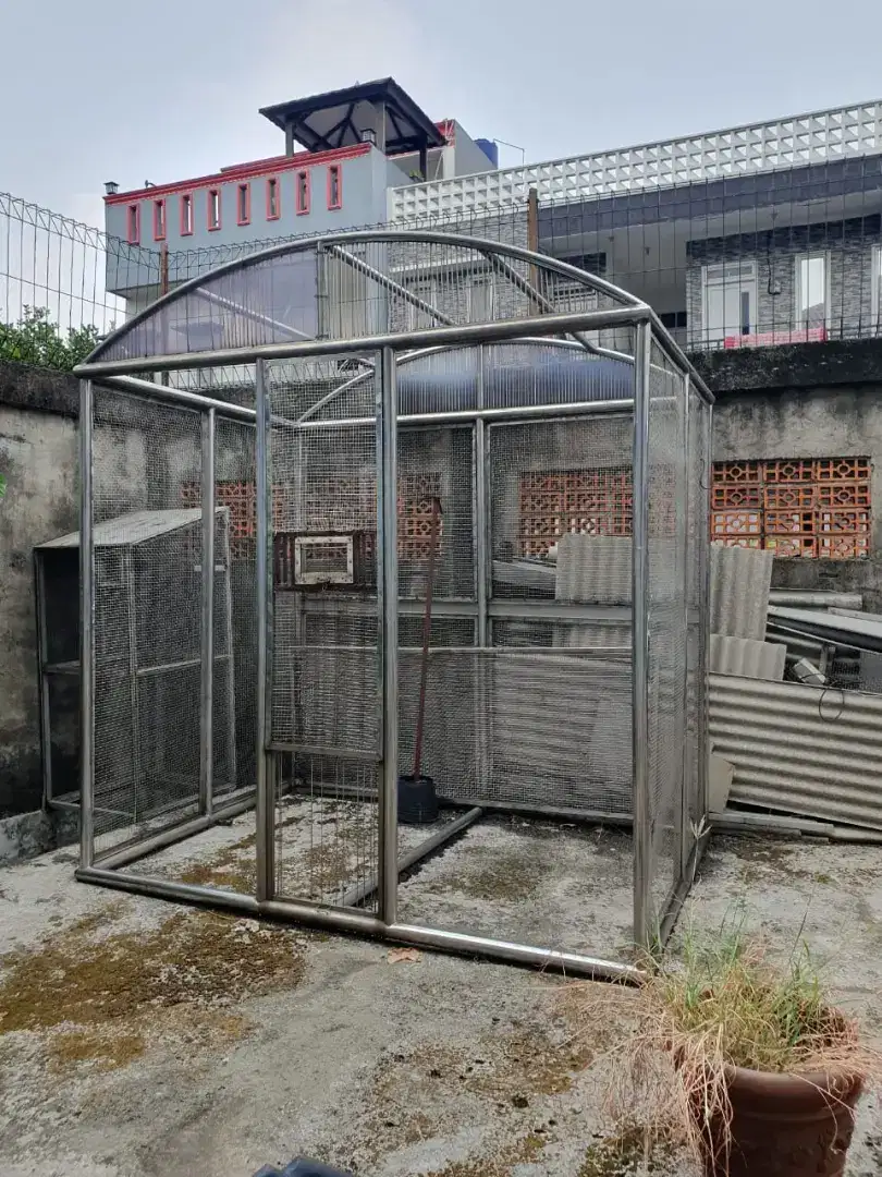 Kandang Burung Besar