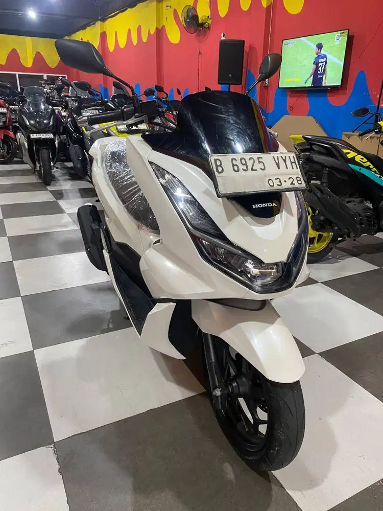 JUAL CASH KREDIT HONDA PCX 160 CBS TAHUN 2023