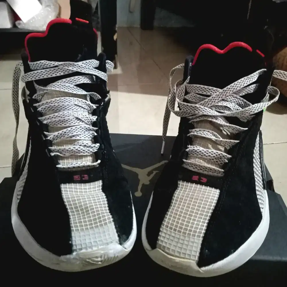 JORDAN XXXV  Authentic