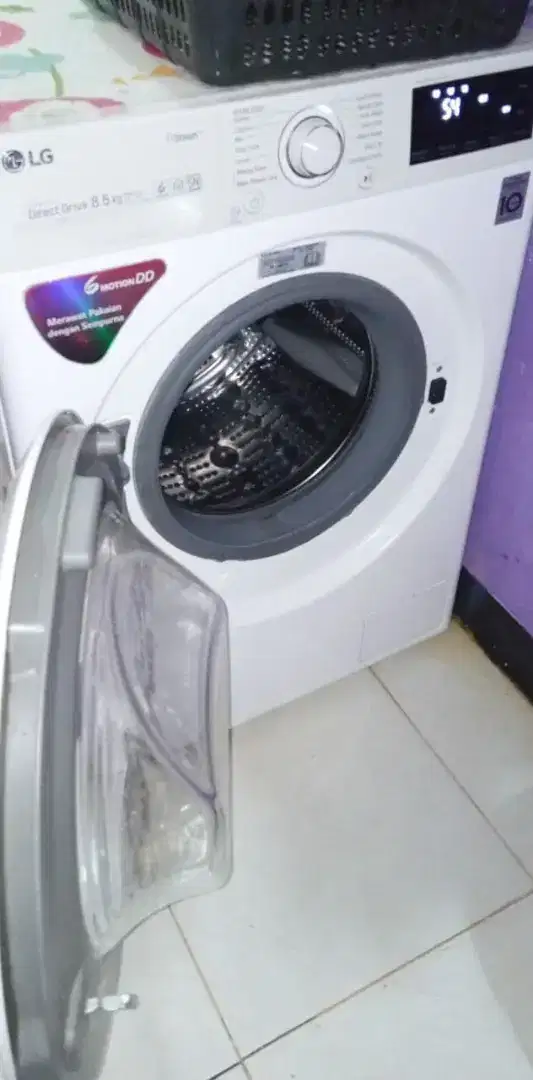 BU Mesin Cuci frontloading LG 8,5kg touchscreen LIKENEW,95% mulus,nego