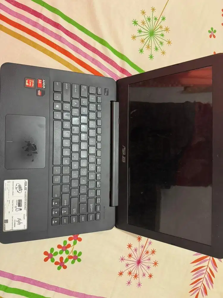 ASUS X454Y AMD A8-7410