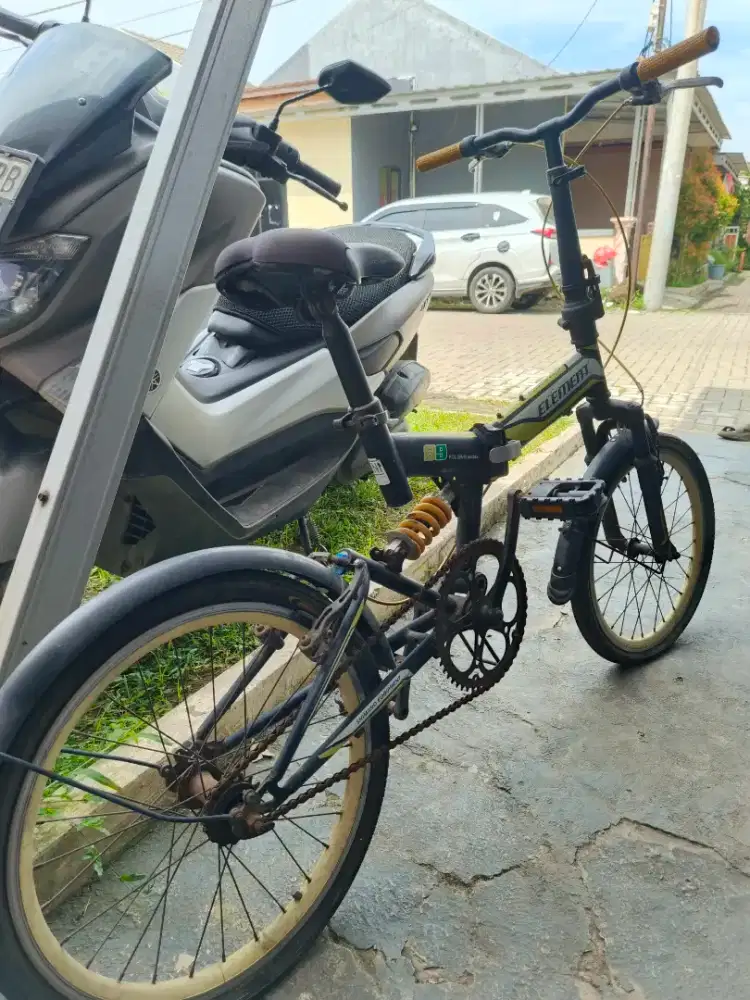 Sepeda lipat element