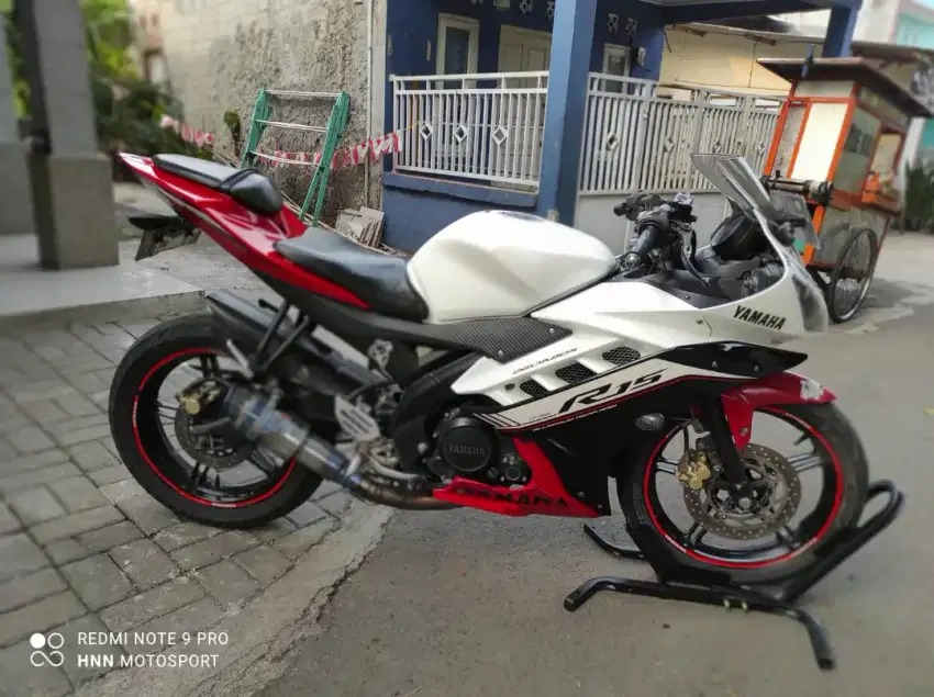 R15 V2 TAHUN 2017 TOP CONDITION