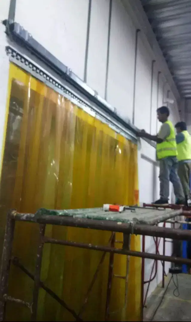 Rel Pintu Gudang