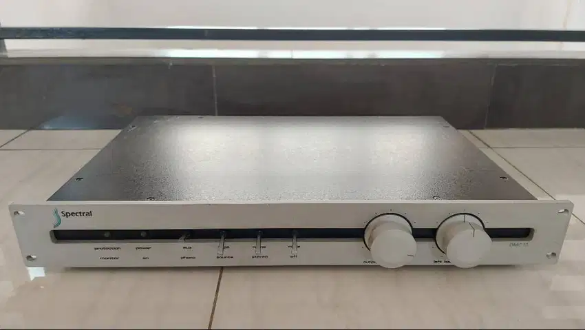 Spectral DMC-10 Preamplifier