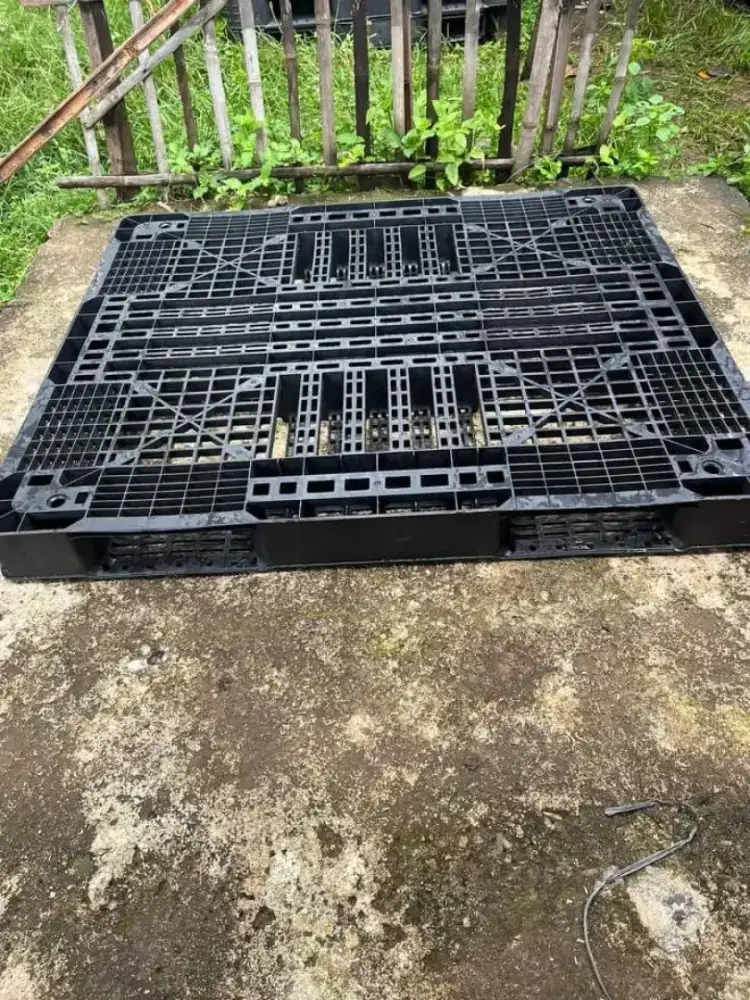 Palet plastik baru dan bekas semua ukuran ready kondisi bekas 90%