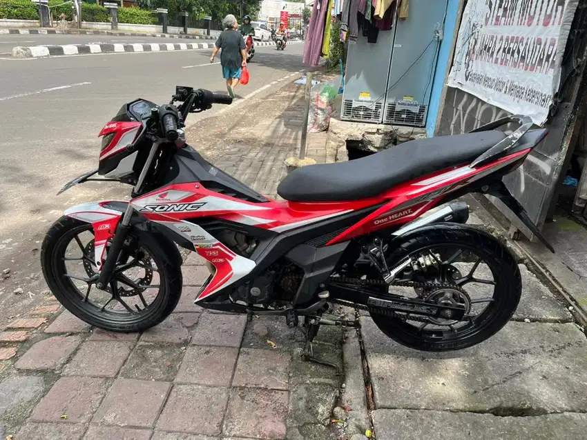 DI Jual Honda Sonic 2017