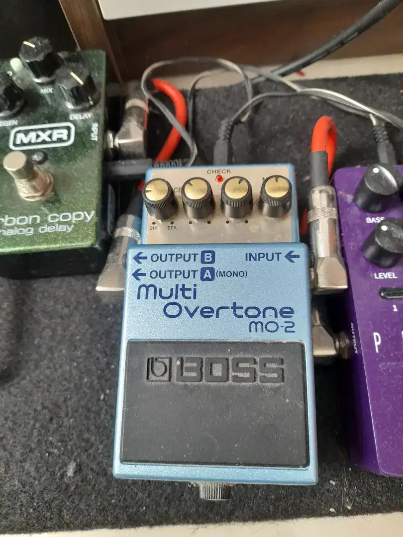 Efek gitar boss MO2 multi overtune