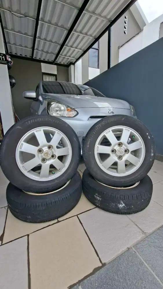 Velg original dan Ban R14 mirage