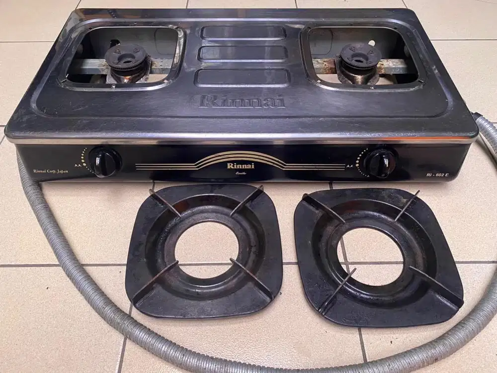 Kompor gas RINNAI apik terawat fungsi normal lengkap selang regulator