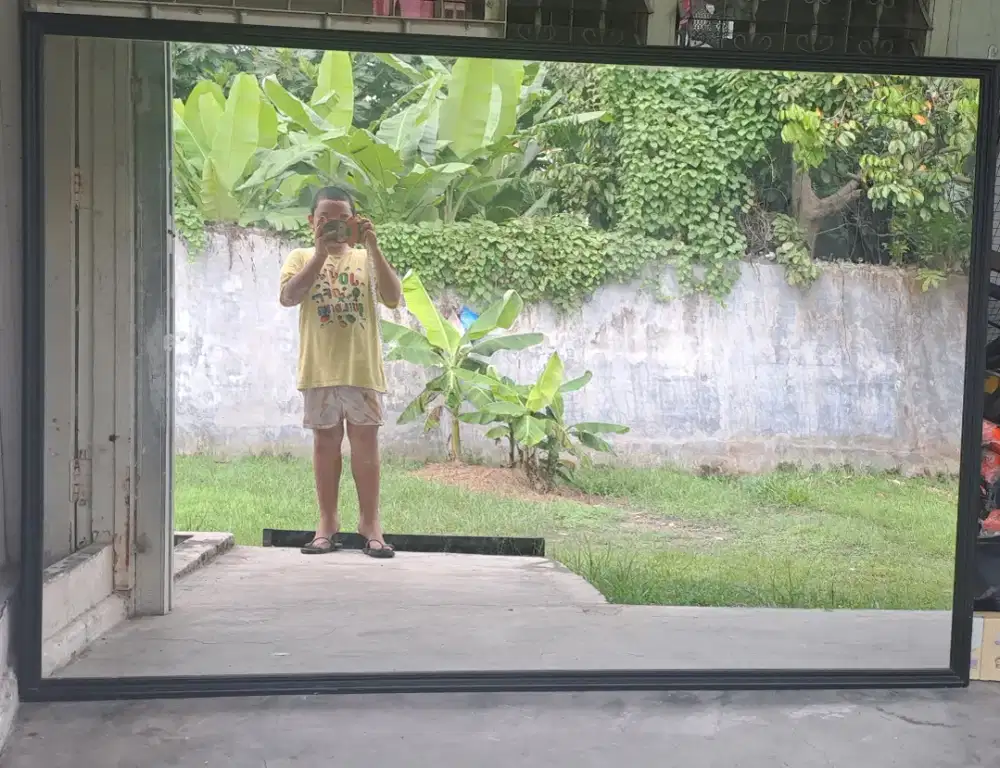 Kaca besar dinding/gantung