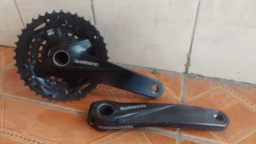 Crank Shimano Triple Chain