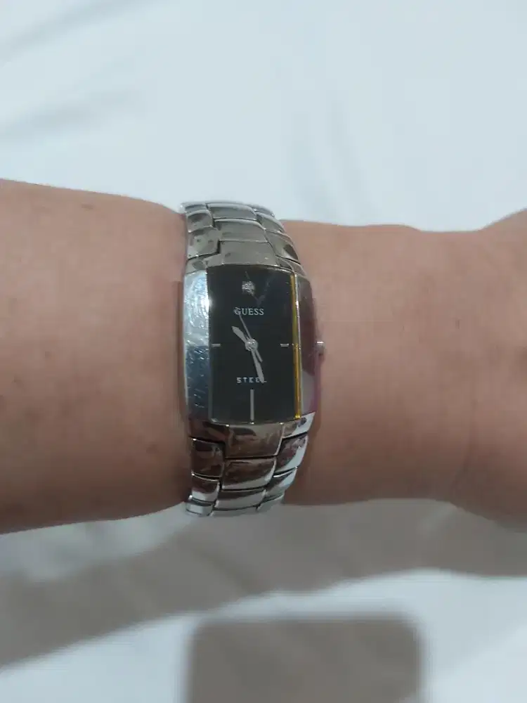 Jam Tangan Wanita Guess (Quartz)