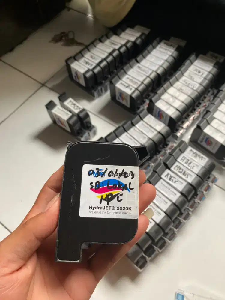 Menerima tinta printer dan catridge  baru dan bekas