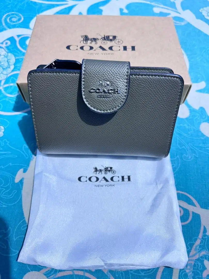 Dompet coach hijau army