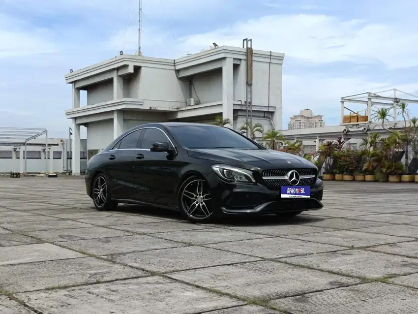 Mercedes Benz 1.6 Sport AMG 2016 Km 40rb Pakaian Pribadi