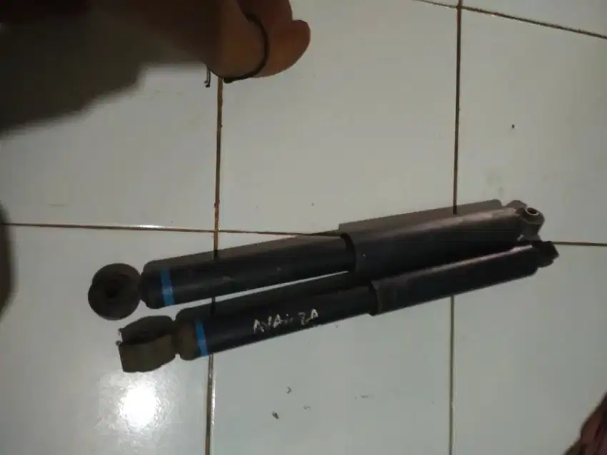 Shockbreaker belakang Avanza nego