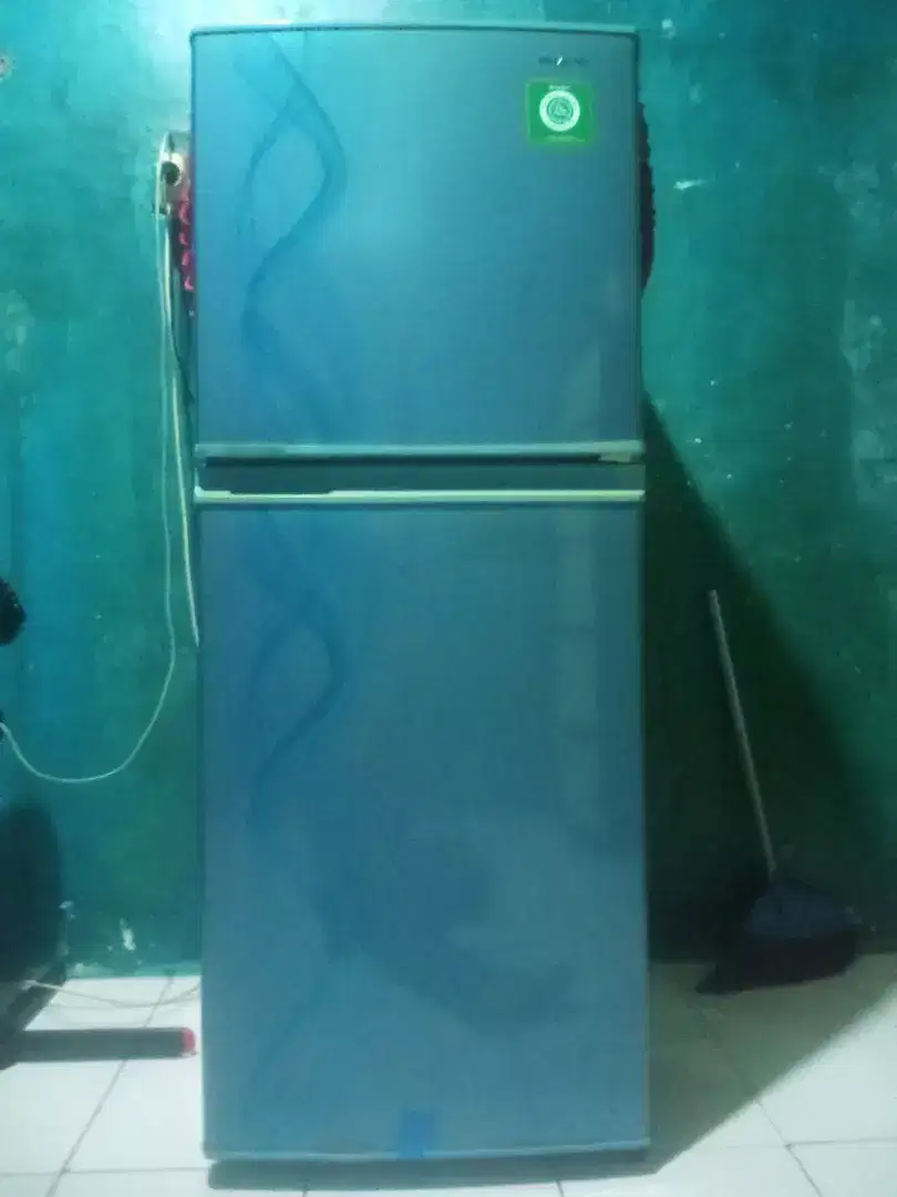 kulkas sharp 2 pintu