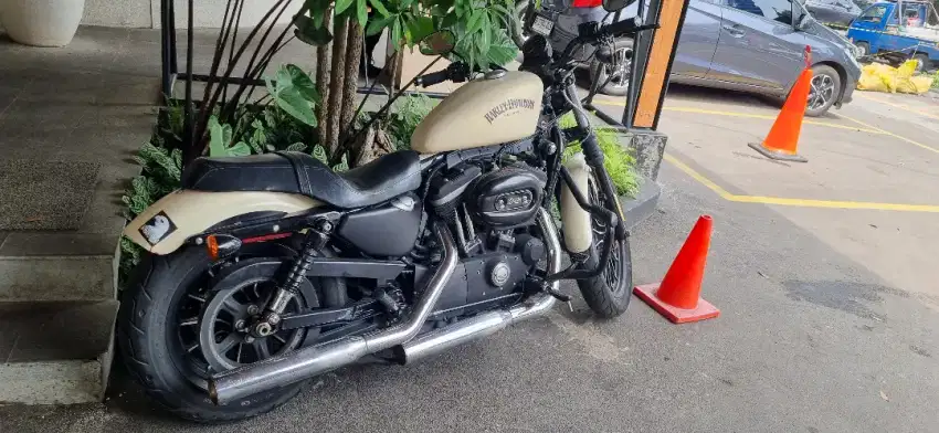 HARLEY DAVIDSON SPORTSTER IRON 883 tahun 2014
