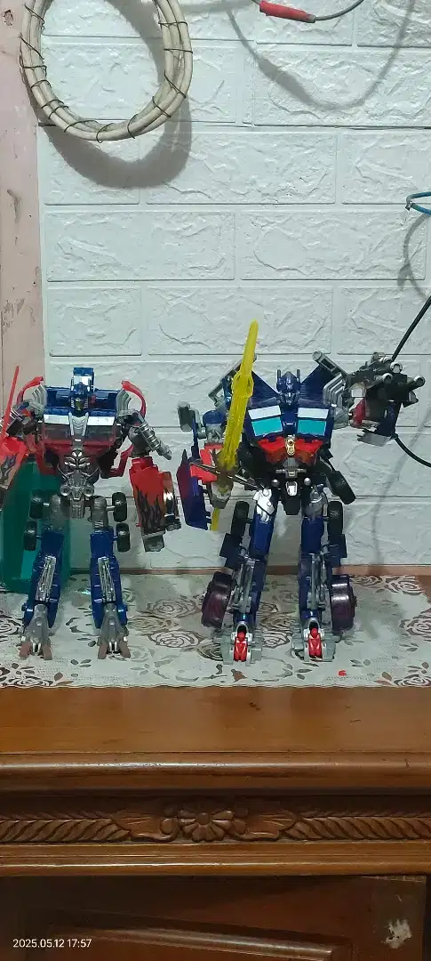 Action figure Optimus prime big size kw