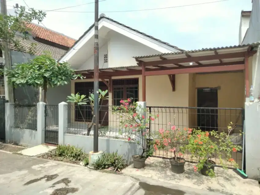 DIJUAL RUMAH SECOND SIAP HUNI