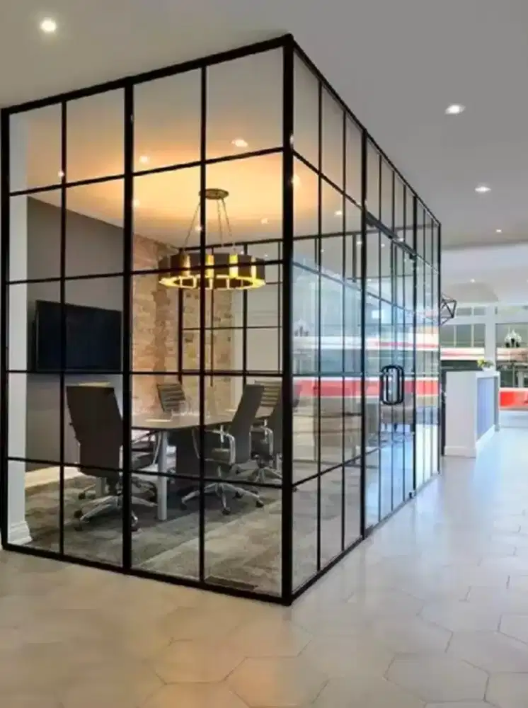 PARTISI PENYEKAT RUANGAN ALUMINIUM KACA