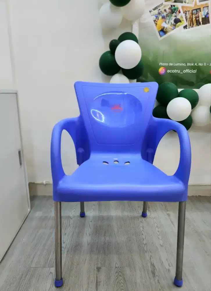 Kursi Plastik Super Tebal Kaki Besi Kuat Kokoh Warna Biru