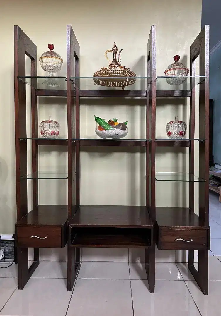 Lemari/rak pajangan/display Jati Jepara