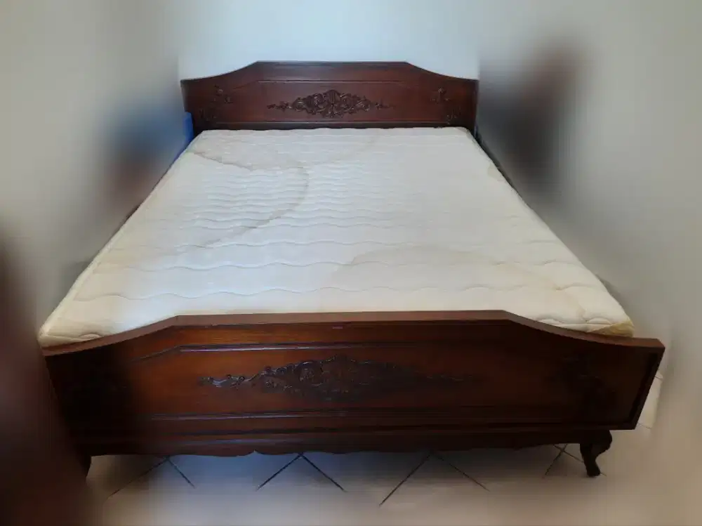 Tempat tidur dan kasur